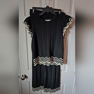 Size Large Solitaire Black & Cream Crochet Top & Pant Set